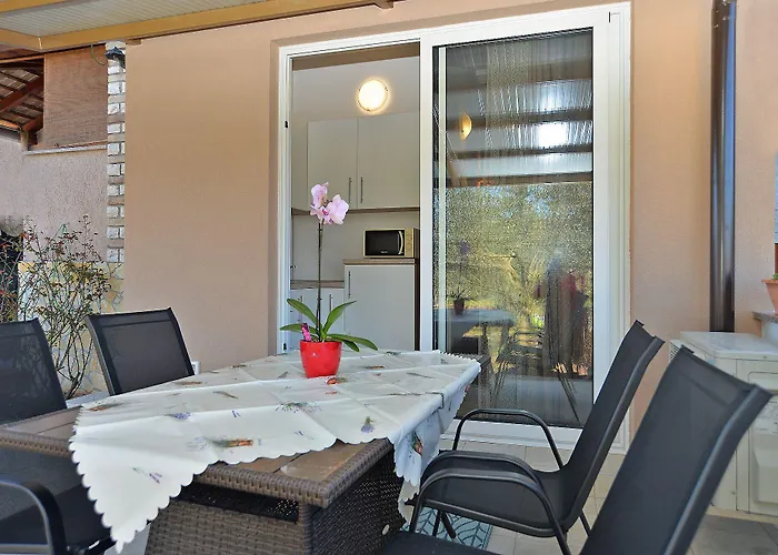 아파트 Voltica 1049 로비니