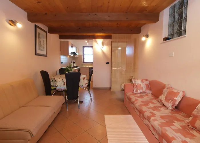 아파트 Voltica 1049 로비니