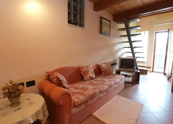 Voltica 1049 아파트 로비니